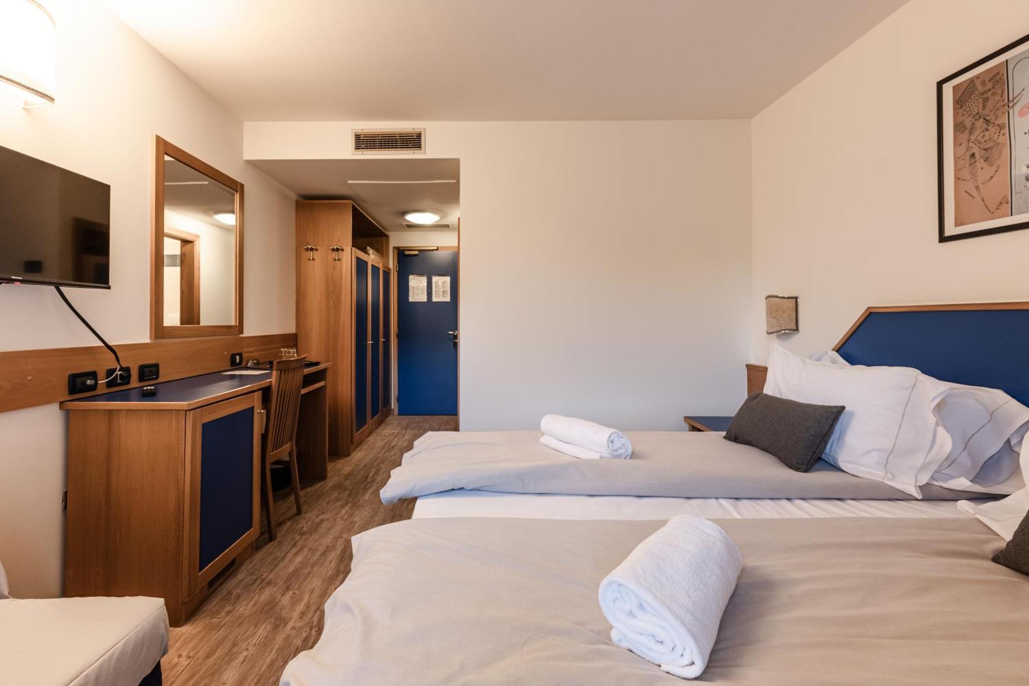 Hotel Garni Meledrio Dimaro Exterior photo